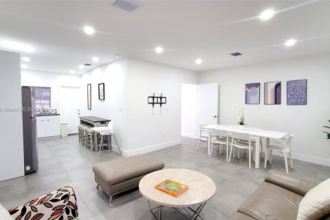 Снять в аренду виллу или дом в Майами, Флорида 3 спальни, 111.48м2, № 2015471 - фото 6