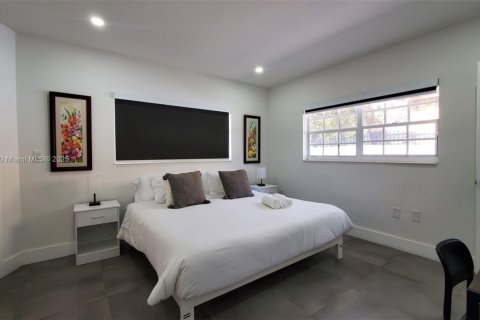 Снять в аренду виллу или дом в Майами, Флорида 3 спальни, 111.48м2, № 2015471 - фото 11