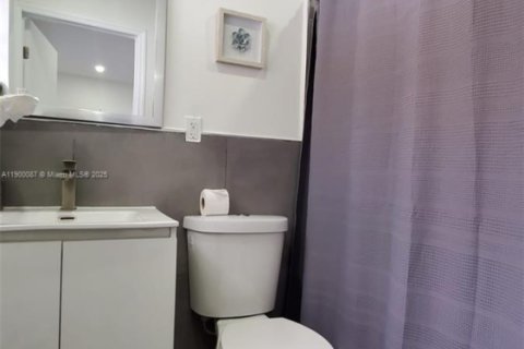 Снять в аренду виллу или дом в Майами, Флорида 3 спальни, 111.48м2, № 2015471 - фото 25