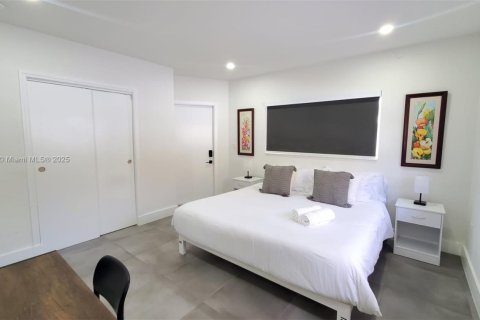 Снять в аренду виллу или дом в Майами, Флорида 3 спальни, 111.48м2, № 2015471 - фото 12