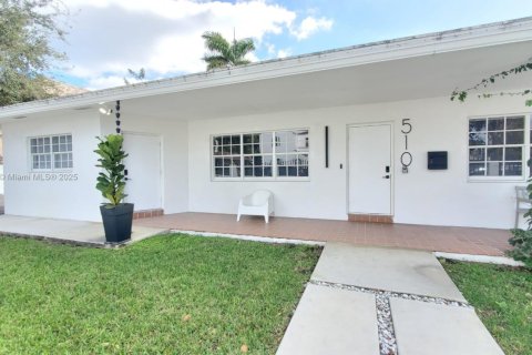 Villa ou maison à Miami, Floride 3 chambres, 111.48 m2 № 2015471