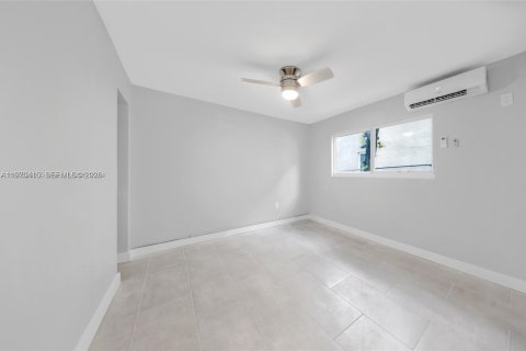 Villa ou maison à louer à Miami, Floride: 1 chambre, 55.74 m2 № 2033989 - photo 7