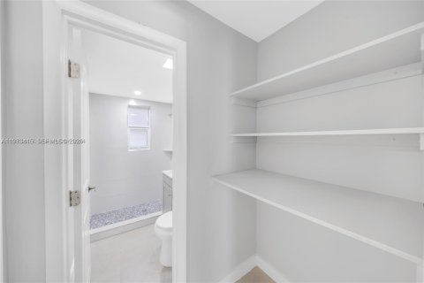 Villa ou maison à louer à Miami, Floride: 1 chambre, 55.74 m2 № 2033989 - photo 9