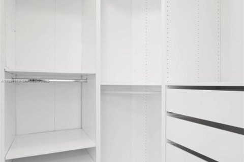 Copropriété à louer à Miami, Floride: 2 chambres, 94.48 m2 № 1987974 - photo 19