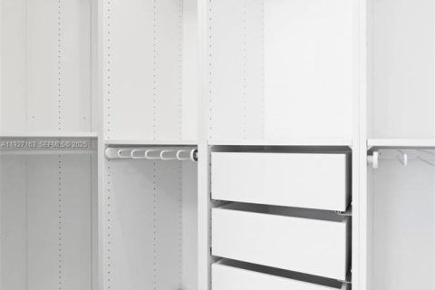 Copropriété à louer à Miami, Floride: 2 chambres, 94.48 m2 № 1987974 - photo 18