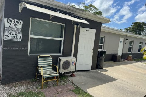 Propiedad comercial en venta en Fort Lauderdale, Florida, 145.39 m2 № 1714145 - foto 3