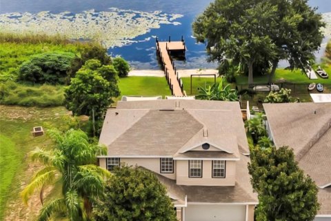 Villa ou maison à vendre à Tavares, Floride: 4 chambres, 241.82 m2 № 1903643 - photo 1