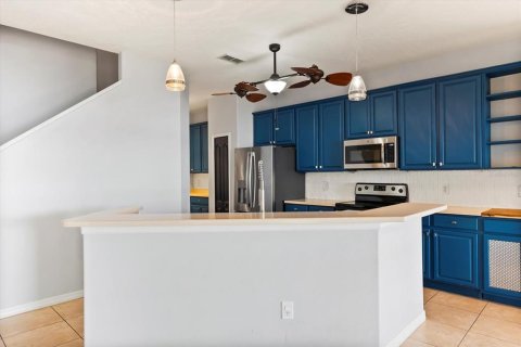 Villa ou maison à vendre à Tavares, Floride: 4 chambres, 241.82 m2 № 1903643 - photo 9