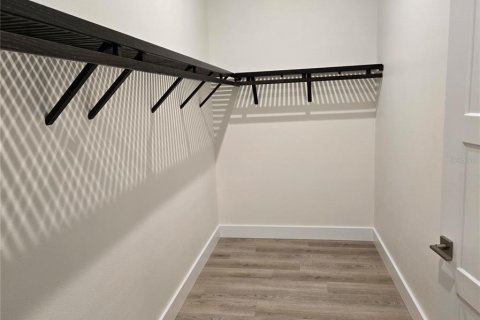 Villa ou maison à louer à Oviedo, Floride: 4 chambres, 213.12 m2 № 2107270 - photo 12