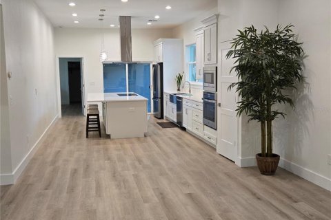 Villa ou maison à louer à Oviedo, Floride: 4 chambres, 213.12 m2 № 2107270 - photo 4