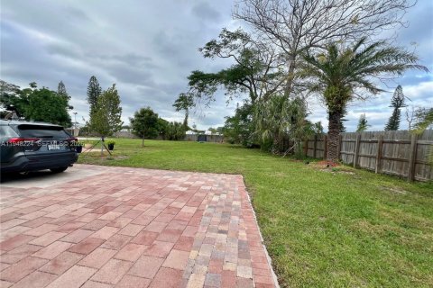 Villa ou maison à vendre à Deerfield Beach, Floride: 3 chambres, 100.33 m2 № 2004796 - photo 3