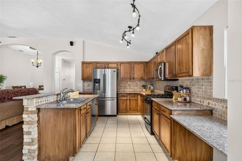 Купить виллу или дом в Уэсли-Чепел, Флорида 12 комнат, 188.96м2, № 2166945 - фото 17