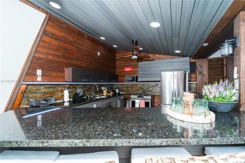 House in Miami Lakes, Florida 4 bedrooms, 167.78 sq.m. № 2044730 - photo 28