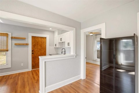 House in Saint Petersburg, Florida 2 bedrooms, 85.47 sq.m. № 2233380 - photo 14