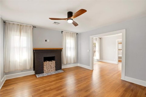 House in Saint Petersburg, Florida 2 bedrooms, 85.47 sq.m. № 2233380 - photo 6