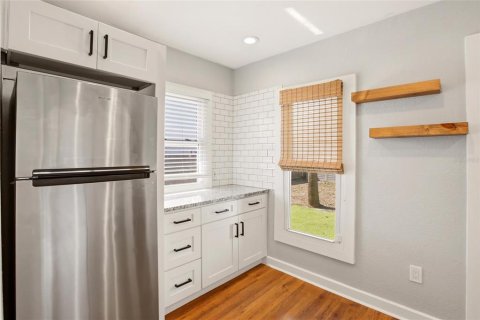 House in Saint Petersburg, Florida 2 bedrooms, 85.47 sq.m. № 2233380 - photo 15