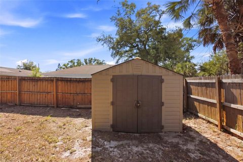 House in Saint Petersburg, Florida 2 bedrooms, 85.47 sq.m. № 2233380 - photo 30