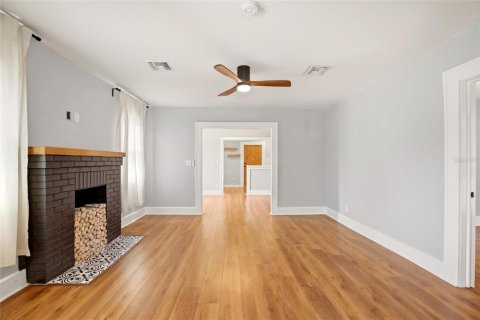 House in Saint Petersburg, Florida 2 bedrooms, 85.47 sq.m. № 2233380 - photo 5