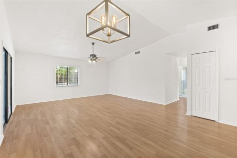 House in Port Orange, Florida 3 bedrooms, 105.54 sq.m. № 1640648 - photo 10