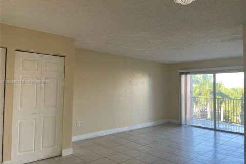 Condominio en alquiler en Miami, Florida, 2 dormitorios, 81.48 m2 № 1890695 - foto 20