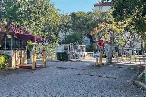 Copropriété à louer à Miami, Floride: 2 chambres, 81.48 m2 № 1890695 - photo 7