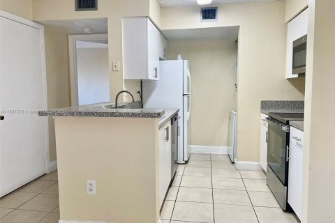 Condominio en alquiler en Miami, Florida, 2 dormitorios, 81.48 m2 № 1890695 - foto 5