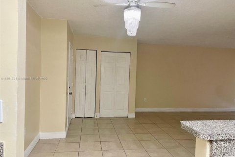 Copropriété à louer à Miami, Floride: 2 chambres, 81.48 m2 № 1890695 - photo 19