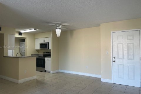 Condominio en alquiler en Miami, Florida, 2 dormitorios, 81.48 m2 № 1890695 - foto 21