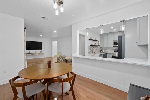 Copropriété à vendre à Orlando, Floride: 2 chambres, 109.9 m2 № 2098426 - photo 12