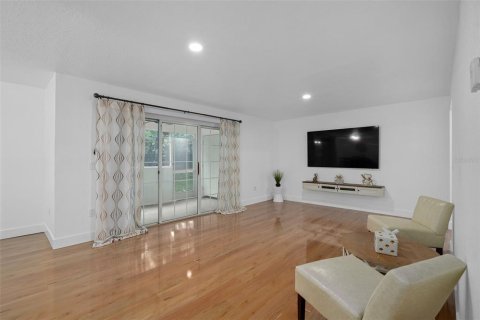 Copropriété à vendre à Orlando, Floride: 2 chambres, 109.9 m2 № 2098426 - photo 9