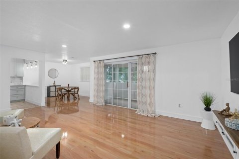 Copropriété à vendre à Orlando, Floride: 2 chambres, 109.9 m2 № 2098426 - photo 6
