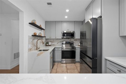 Copropriété à vendre à Orlando, Floride: 2 chambres, 109.9 m2 № 2098426 - photo 13
