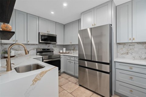 Copropriété à vendre à Orlando, Floride: 2 chambres, 109.9 m2 № 2098426 - photo 14