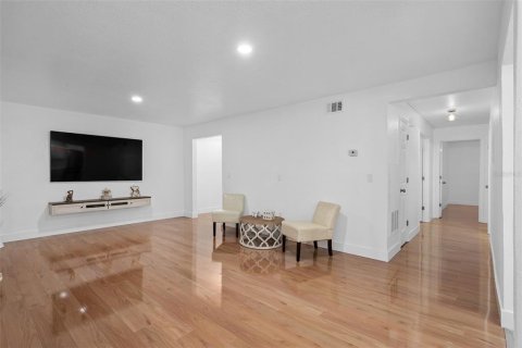 Copropriété à vendre à Orlando, Floride: 2 chambres, 109.9 m2 № 2098426 - photo 8