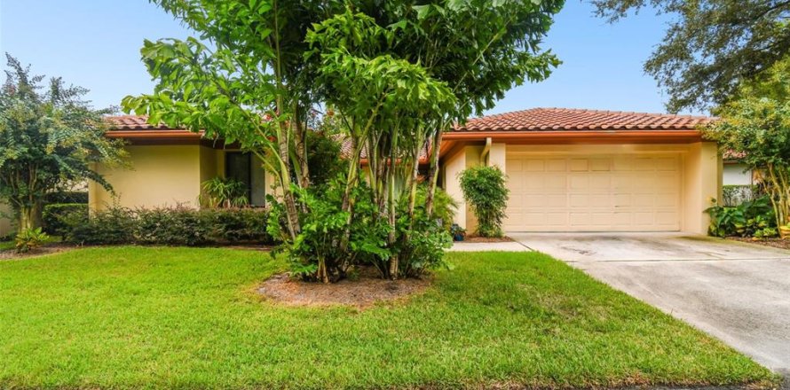 House in Lakeland, Florida 2 bedrooms, 173.17 sq.m. № 1353164