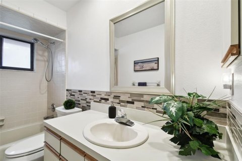 House in Lakeland, Florida 2 bedrooms, 173.17 sq.m. № 1353164 - photo 15