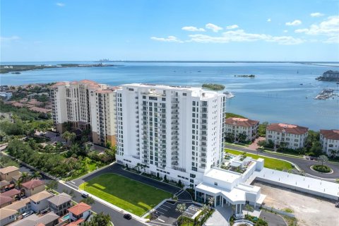 Condo in Tampa, Florida, 2 bedrooms № 2398702