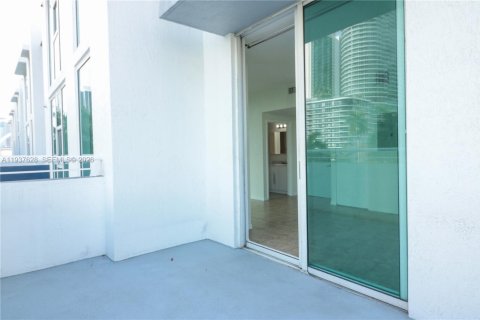 Снять в аренду кондоминиум в Майами, Флорида 58.34м2, № 1997383 - фото 13