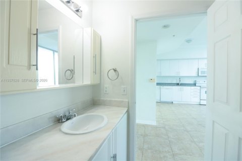 Снять в аренду кондоминиум в Майами, Флорида 58.34м2, № 1997383 - фото 11