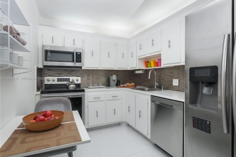 Copropriété à vendre à Aventura, Floride: 2 chambres, 121.98 m2 № 2056636 - photo 7