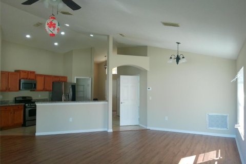Villa ou maison à louer à Winter Haven, Floride: 4 chambres, 168.71 m2 № 2416392 - photo 6
