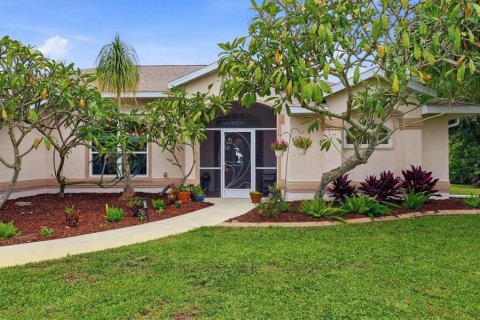 House in Englewood, Florida 5 bedrooms, 269.79 sq.m. № 2403578 - photo 9