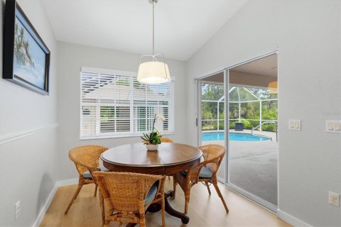 House in Englewood, Florida 5 bedrooms, 269.79 sq.m. № 2403578 - photo 25