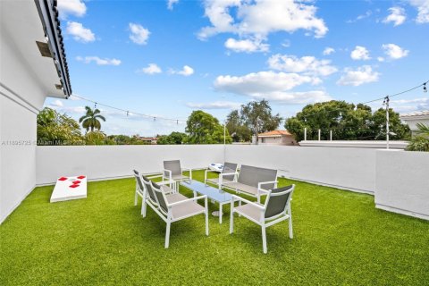 Купить таунхаус в Форт-Лодердейл, Флорида 3 спальни, 251.49м2, № 1964506 - фото 15