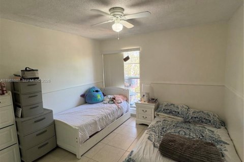 Купить кондоминиум в Хайалиа, Флорида 3 спальни, 121.61м2, № 2050959 - фото 12