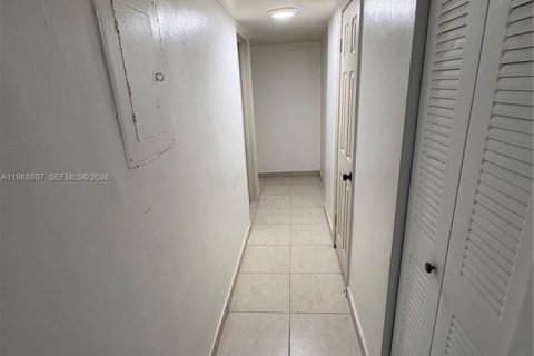 Купить кондоминиум в Хайалиа, Флорида 3 спальни, 121.61м2, № 2050959 - фото 8