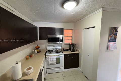 Купить кондоминиум в Хайалиа, Флорида 3 спальни, 121.61м2, № 2050959 - фото 7