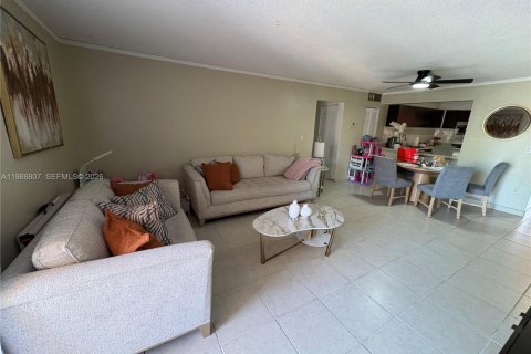 Купить кондоминиум в Хайалиа, Флорида 3 спальни, 121.61м2, № 2050959 - фото 1