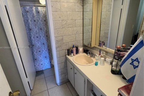 Купить кондоминиум в Хайалиа, Флорида 3 спальни, 121.61м2, № 2050959 - фото 22