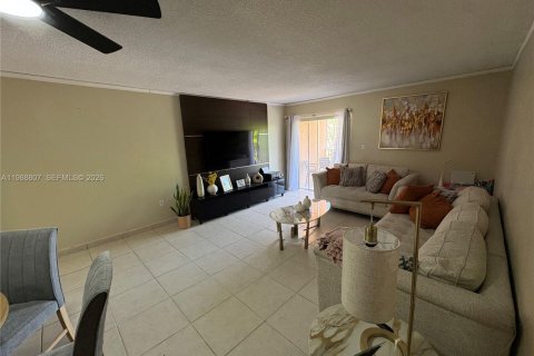 Купить кондоминиум в Хайалиа, Флорида 3 спальни, 121.61м2, № 2050959 - фото 4